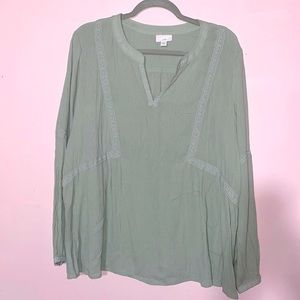 JJill blouse whit lace trim size medium